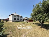 Prodej rodinného domu 266 m2, Zlín - Lužkovice, cihlový dům s krásnou zahradou, cena cena v RK, nabízí 