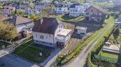 Prostorný rodinný dům v klidné části Malenovic - zahrada, garáž a dvě parkovací stání, cena 5490000 CZK / objekt, nabízí 