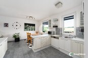 Výjimečný rodinný dům 5+kk s bazénem, garáží a terasou v klidné lokalitě, cena 8690000 CZK / objekt, nabízí 